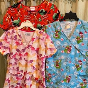 Holiday scrub bundle 3 tops size small